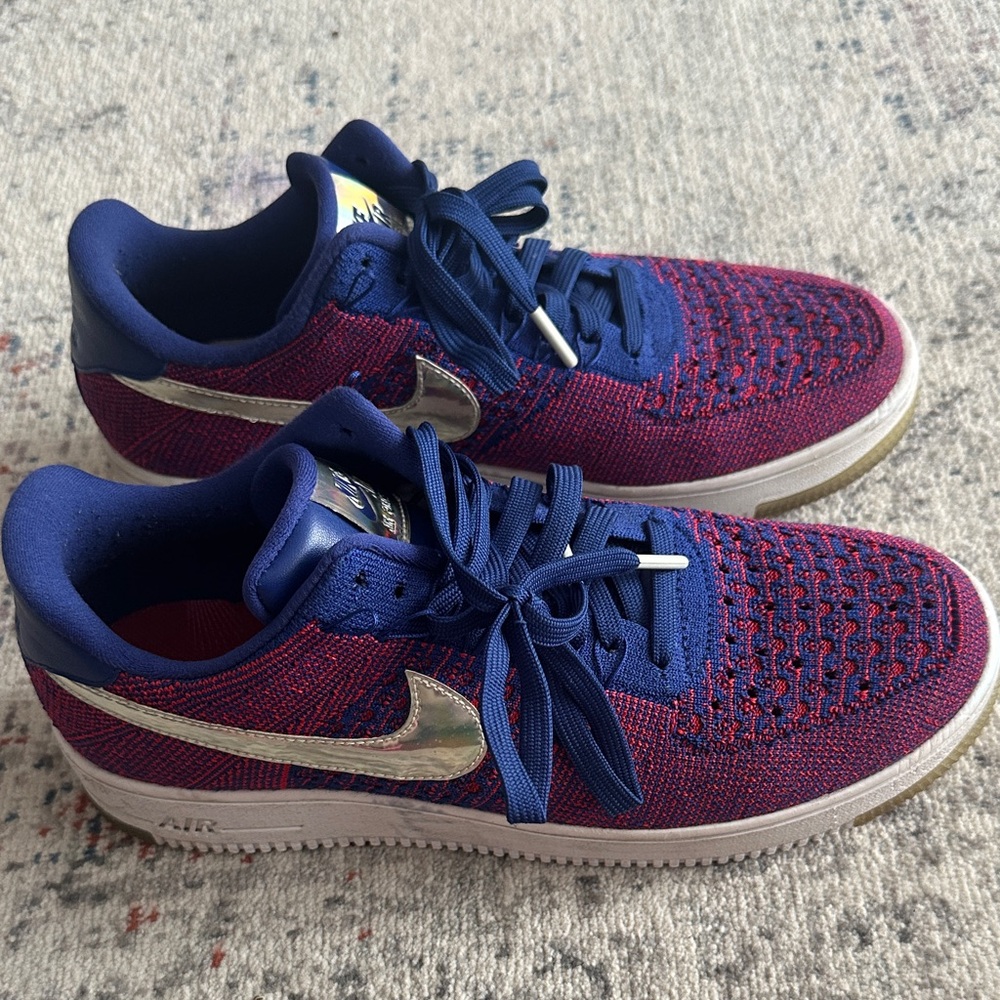 Nike Air Force 1 Flyknit in Blue and Red - Picture 2 of 6